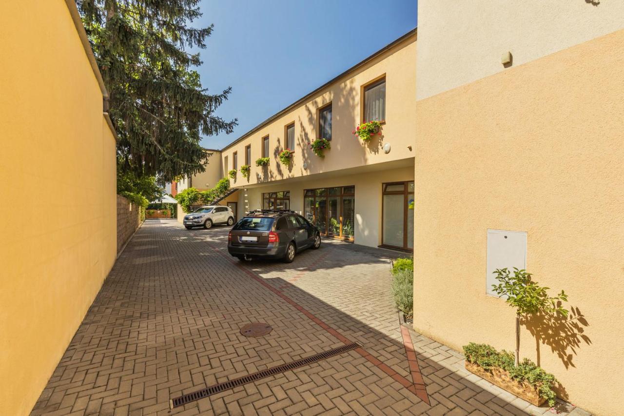 Penzion & Vinny Bar Regio Kyjov  Exterior foto